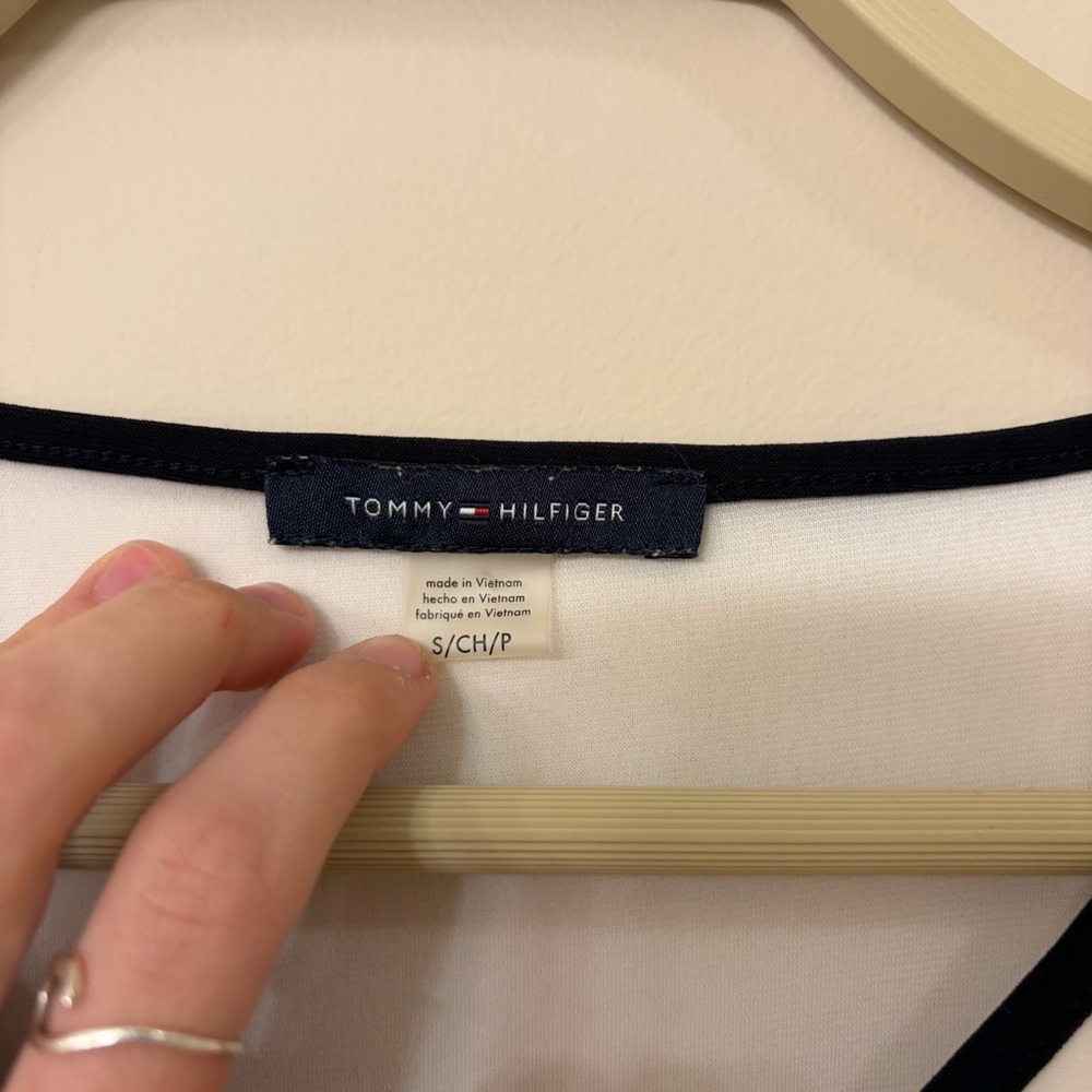 Tommy Hilfiger women’s small white tank top - Picture 2 of 3
